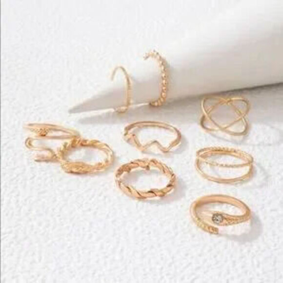 Jewelry - Gold 9pc Snake Ring Set